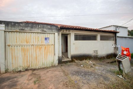 Casa para alugar com 221m², 3 quartos e 4 vagasFachada