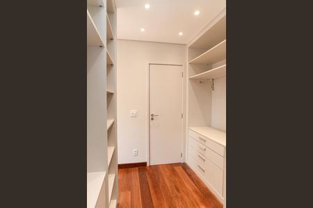 Apartamento à venda com 135m², 3 quartos e 2 vagas Apartamento à venda com 135m², 3 quartos e 2 vagasSuíte