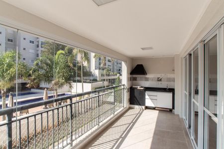 Sala - Varanda de apartamento à venda com 3 quartos, 135m² em Vila Irmaos Arnoni, São Paulo
