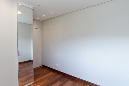 Apartamento à venda com 135m², 3 quartos e 2 vagas Apartamento à venda com 135m², 3 quartos e 2 vagasQuarto 1