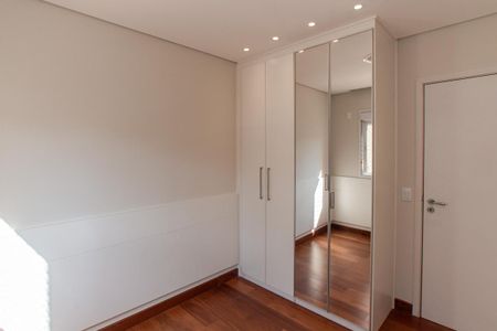Apartamento à venda com 135m², 3 quartos e 2 vagas Apartamento à venda com 135m², 3 quartos e 2 vagasQuarto 2