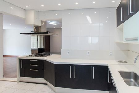 Apartamento à venda com 135m², 3 quartos e 2 vagas Apartamento à venda com 135m², 3 quartos e 2 vagasCozinha