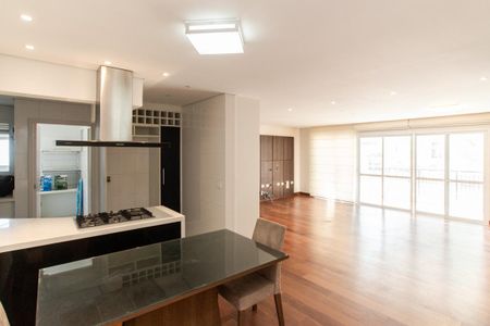 Sala de apartamento à venda com 3 quartos, 135m² em Vila Irmaos Arnoni, São Paulo