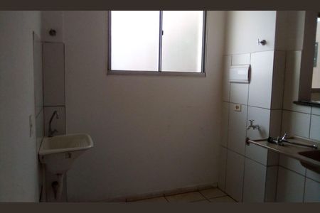 Área de serviço de apartamento para alugar com 2 quartos, 47m² em Chácaras Tubalina e Quartel, Uberlândia