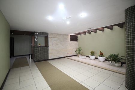 Apartamento para alugar com 110m², 3 quartos e sem vagaHall social