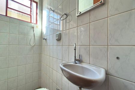 Casa à venda com 119m², 4 quartos e 4 vagas Casa à venda com 119m², 4 quartos e 4 vagasBanheiro