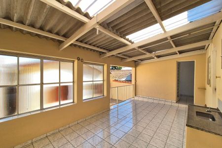 Casa à venda com 119m², 4 quartos e 4 vagas Casa à venda com 119m², 4 quartos e 4 vagasÁrea de Serviço