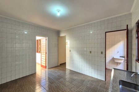 Casa à venda com 119m², 4 quartos e 4 vagas Casa à venda com 119m², 4 quartos e 4 vagasCozinha