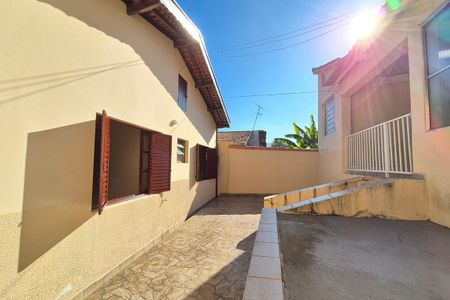 Casa à venda com 119m², 4 quartos e 4 vagas Casa à venda com 119m², 4 quartos e 4 vagasQuintal