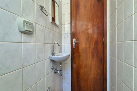 Casa à venda com 119m², 4 quartos e 4 vagas Casa à venda com 119m², 4 quartos e 4 vagasBanheiro
