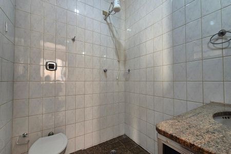 Casa à venda com 119m², 4 quartos e 4 vagas Casa à venda com 119m², 4 quartos e 4 vagasBanheiro da Suíte