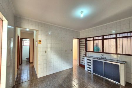 Casa à venda com 119m², 4 quartos e 4 vagas Casa à venda com 119m², 4 quartos e 4 vagasCozinha