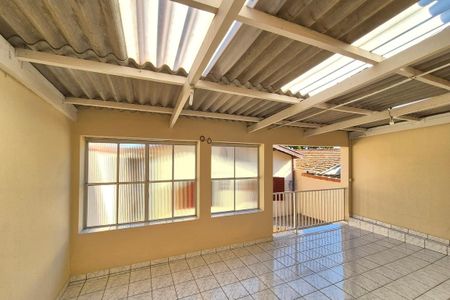 Casa à venda com 119m², 4 quartos e 4 vagas Casa à venda com 119m², 4 quartos e 4 vagasVista do Quarto