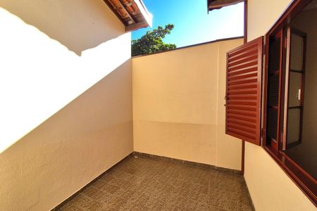 Casa à venda com 119m², 4 quartos e 4 vagas Casa à venda com 119m², 4 quartos e 4 vagasÁrea de Luz da Cozinha