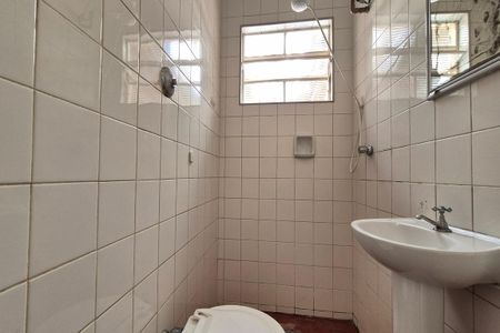 Casa à venda com 119m², 4 quartos e 4 vagas Casa à venda com 119m², 4 quartos e 4 vagasBanheiro