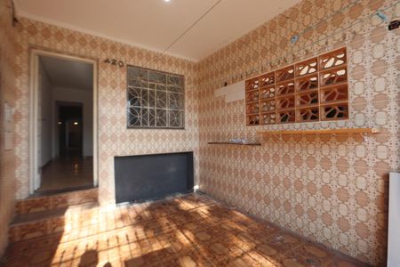 Garagem de casa à venda com 2 quartos, 70m² em Vila Lucia, São Paulo