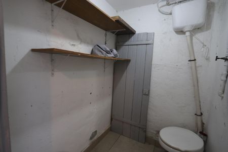 Banheiro de Serviço de casa à venda com 2 quartos, 70m² em Vila Lucia, São Paulo
