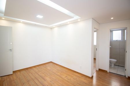 Sala de apartamento para alugar com 2 quartos, 45m² em Caiapos, Contagem