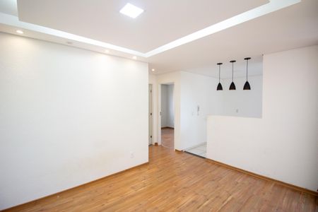 Sala de apartamento para alugar com 2 quartos, 45m² em Caiapos, Contagem