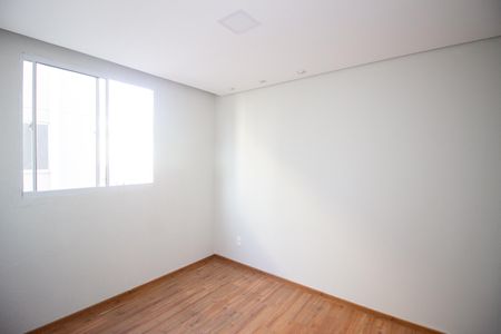 Quarto 1 de apartamento para alugar com 2 quartos, 45m² em Caiapos, Contagem