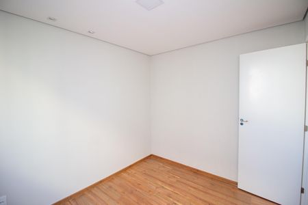 Quarto 1 de apartamento para alugar com 2 quartos, 45m² em Caiapos, Contagem