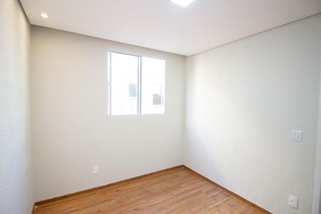Quarto 2 de apartamento para alugar com 2 quartos, 45m² em Caiapos, Contagem