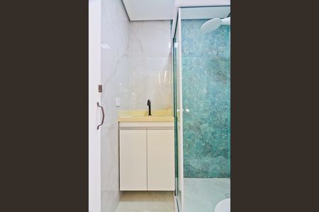 Apartamento à venda com 52m², 2 quartos e 1 vaga Apartamento à venda com 52m², 2 quartos e 1 vagaBanheiro