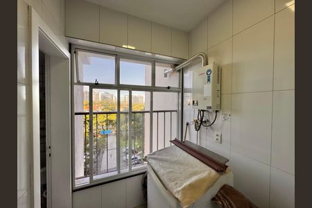 Apartamento à venda com 105m², 3 quartos e 2 vagas Apartamento à venda com 105m², 3 quartos e 2 vagasCozinha e Área de Serviço