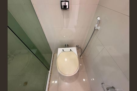 Apartamento à venda com 105m², 3 quartos e 2 vagas Apartamento à venda com 105m², 3 quartos e 2 vagasBanheiro Social