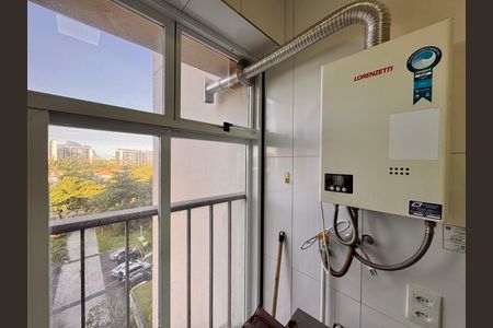 Apartamento à venda com 105m², 3 quartos e 2 vagas Apartamento à venda com 105m², 3 quartos e 2 vagasCozinha e Área de Serviço