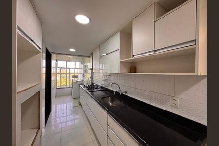 Apartamento à venda com 105m², 3 quartos e 2 vagas Apartamento à venda com 105m², 3 quartos e 2 vagasCozinha e Área de Serviço