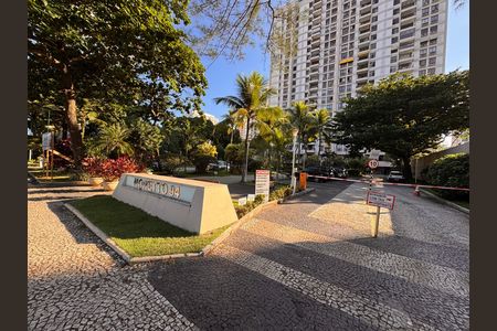 Apartamento à venda com 105m², 3 quartos e 2 vagas Apartamento à venda com 105m², 3 quartos e 2 vagasFachada