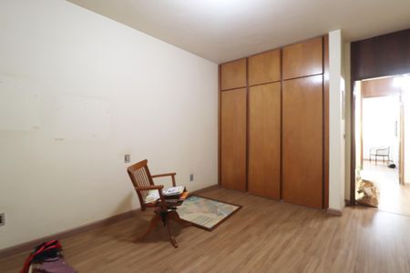 Casa para alugar com 340m², 5 quartos e 4 vagasQuarto 
