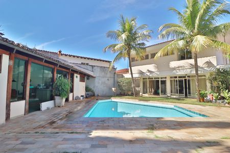 Casa para alugar com 340m², 5 quartos e 4 vagasPiscina
