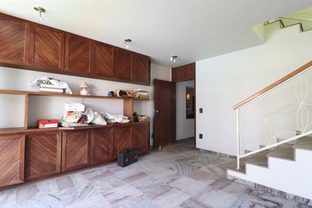 Casa para alugar com 340m², 5 quartos e 4 vagasSala 2