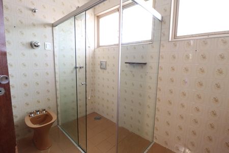 Casa para alugar com 340m², 5 quartos e 4 vagasBanheiro da Suíte 2
