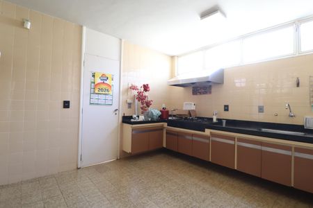 Casa para alugar com 340m², 5 quartos e 4 vagasCozinha