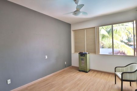 Casa para alugar com 340m², 5 quartos e 4 vagasSuíte