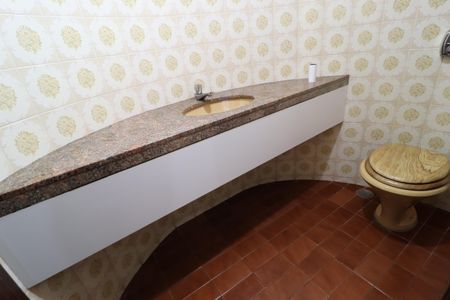 Casa para alugar com 340m², 5 quartos e 4 vagasLavabo