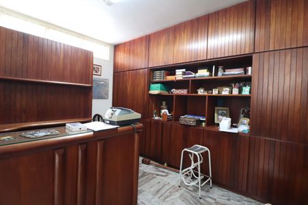 Casa para alugar com 340m², 5 quartos e 4 vagasEscritório