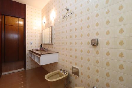 Casa para alugar com 340m², 5 quartos e 4 vagasBanheiro Social