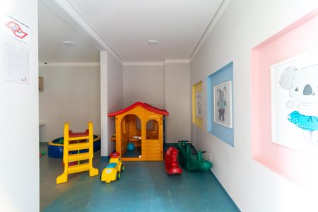 Apartamento para alugar com 32m², 2 quartos e sem vaga Apartamento para alugar com 32m², 2 quartos e sem vagaÁrea comum - Brinquedoteca