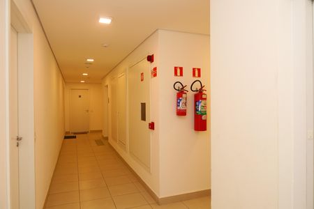 Apartamento para alugar com 32m², 2 quartos e sem vagaÁrea comum - Saguão do andar