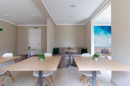 Apartamento para alugar com 32m², 2 quartos e sem vaga Apartamento para alugar com 32m², 2 quartos e sem vagaÁrea comum - Salão de festas