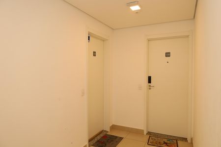 Apartamento para alugar com 32m², 2 quartos e sem vagaÁrea comum - Saguão do andar