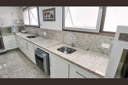 Apartamento à venda com 344m², 4 quartos e 4 vagas