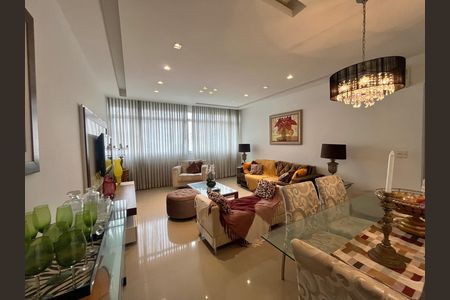 Apartamento à venda com 130m², 3 quartos e 1 vaga Apartamento à venda com 130m², 3 quartos e 1 vagaSala