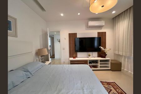 Apartamento à venda com 130m², 3 quartos e 1 vaga Apartamento à venda com 130m², 3 quartos e 1 vagaSuite 1