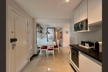 Apartamento à venda com 130m², 3 quartos e 1 vaga Apartamento à venda com 130m², 3 quartos e 1 vagaCozinha