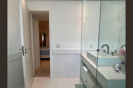 Apartamento à venda com 130m², 3 quartos e 1 vaga Apartamento à venda com 130m², 3 quartos e 1 vagaSuite 1